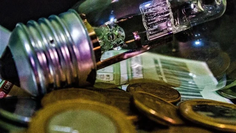 Conta de Luz Mais Barata: Desconto Ampliado para Baixa Renda Começa a Valer e Alivia Bolso de Milhões