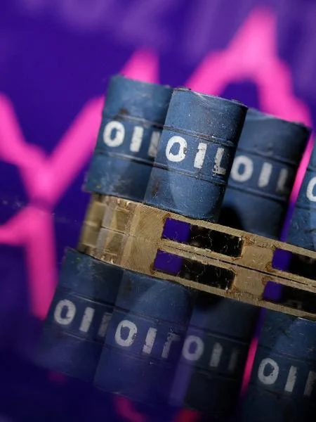 Petróleo Instável: Mercado Reage com Volatilidade após Invasão da Venezuela e Captura de Maduro