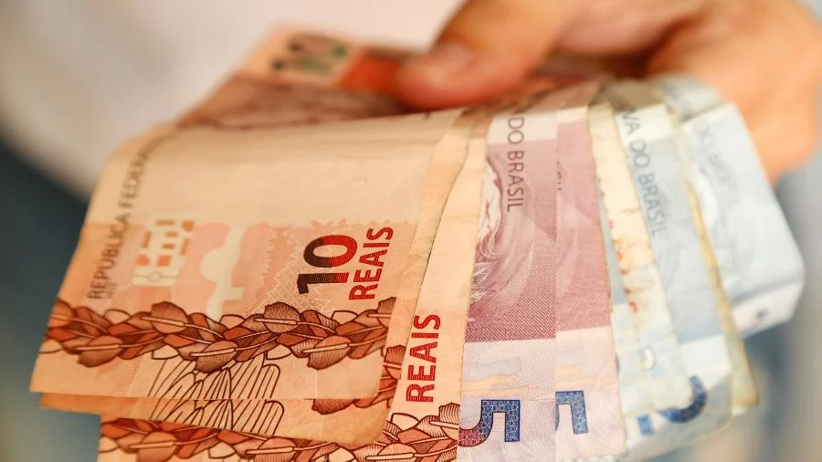 Salário Mínimo 2026: Aumento de R$ 103 Confirmado! Veja o Novo Valor e o Impacto da Inflação e PIB